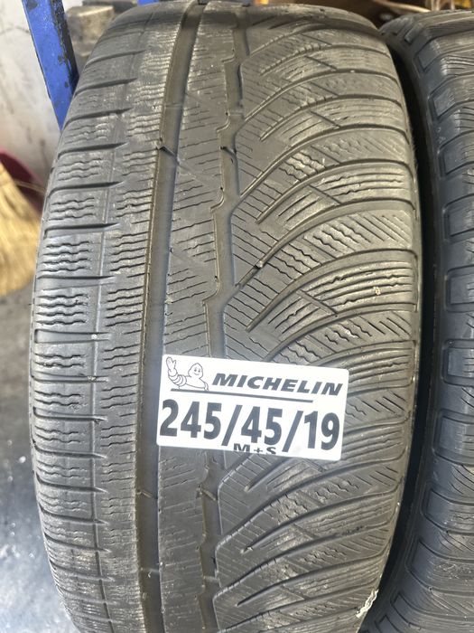 245/45/19 Michelin M+S