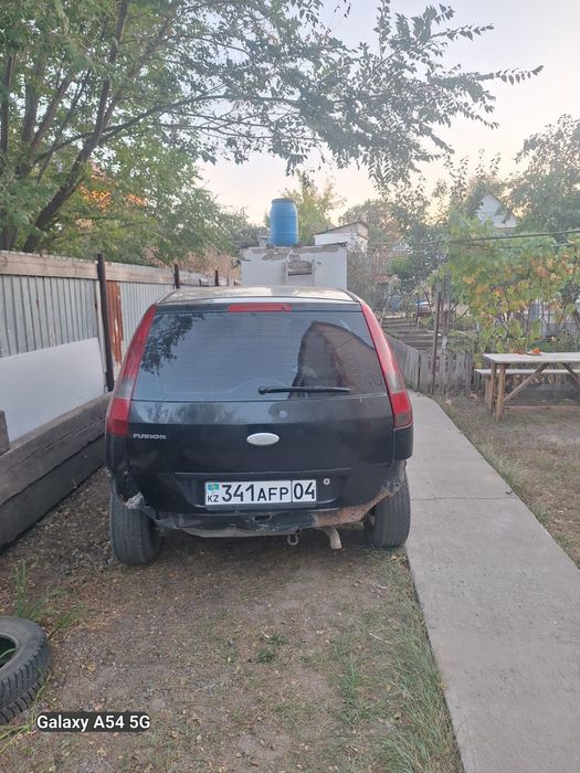 Ford Fusion 2006г. В аварийном состоянии.