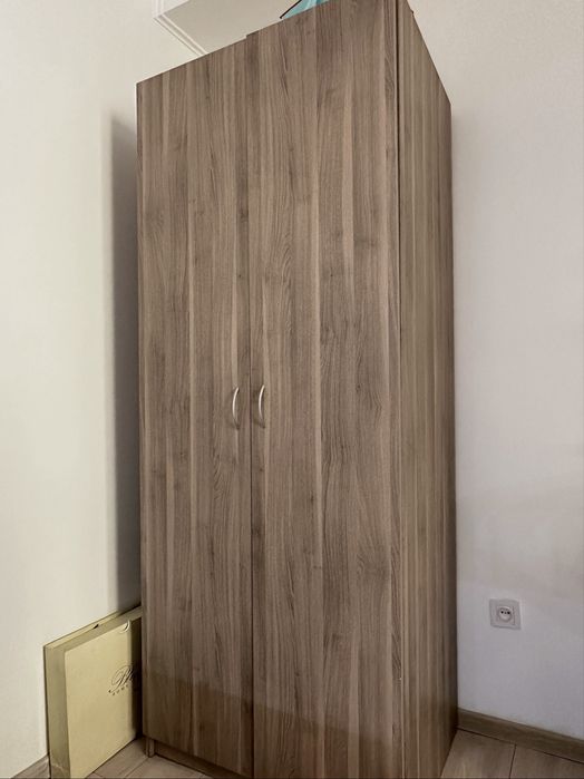 Шкаф деревянный