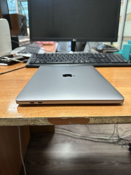 Macbook pro m1 8/256