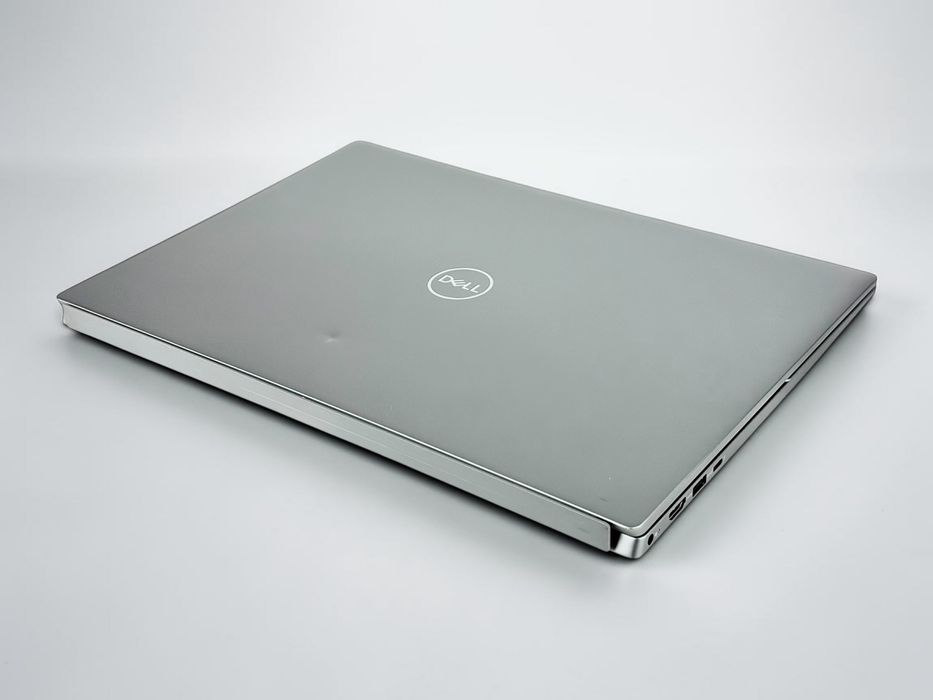 Лаптоп Dell Vostro 5630 16 Gray WUXGA i7-1360P 16GB 1TB SSD RTX 2050 Перфектен! Гаранция!