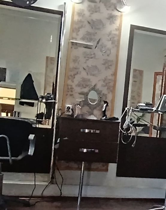 Oglinzi (pentru salon de coafura)