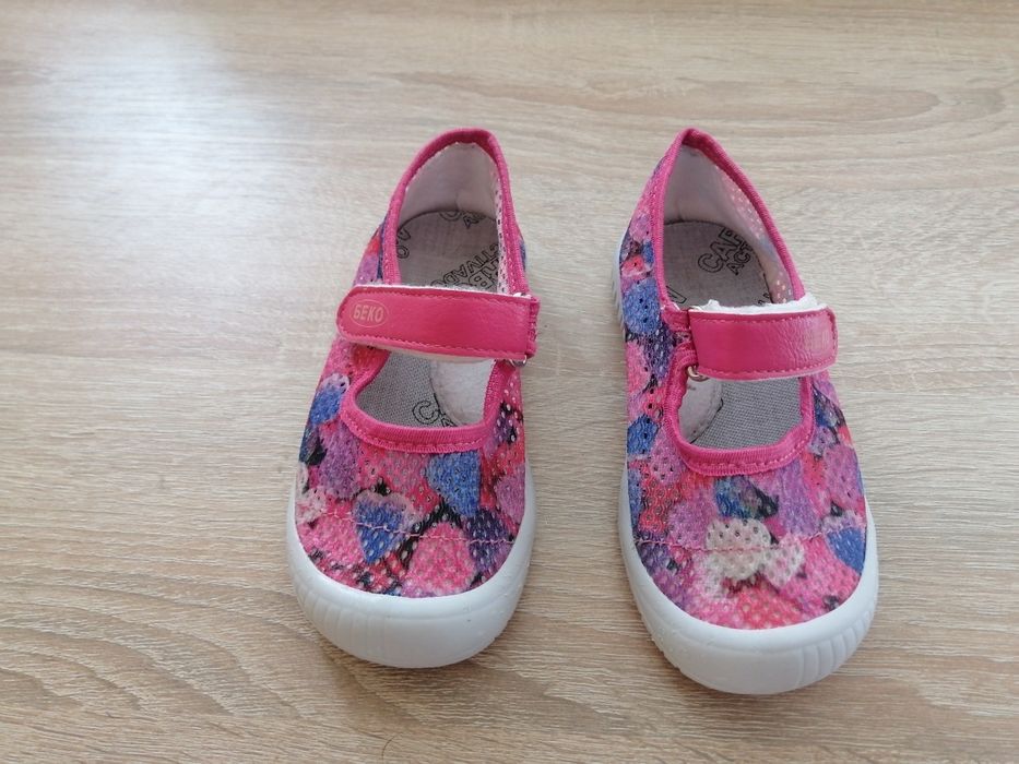 Пантофи и чехли за момиче