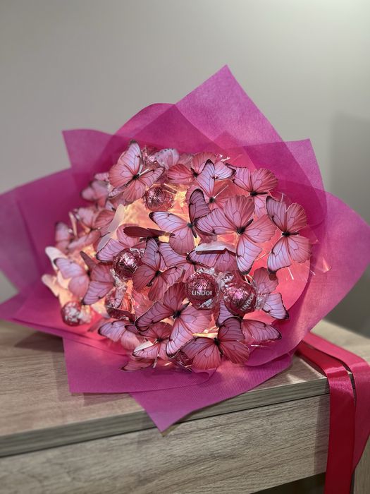 Светещ пеперуден букет