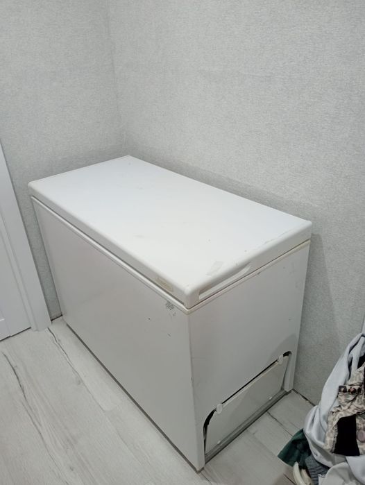 Продам морозильную камеру