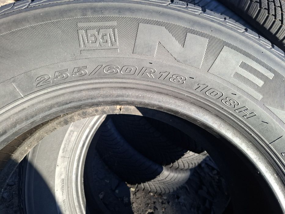 Vand 2 anvelope 255 60 18 nexen bune de vara