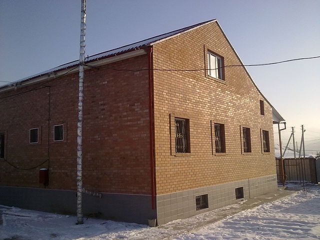 Продам дом трех уровневый