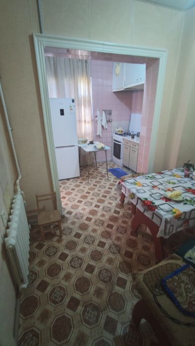 Сергели 4, 2 комнатная, 1 этаж, угловая квартира, подвал и огород