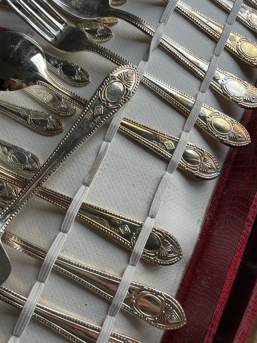 Tacamuri placate cu argint