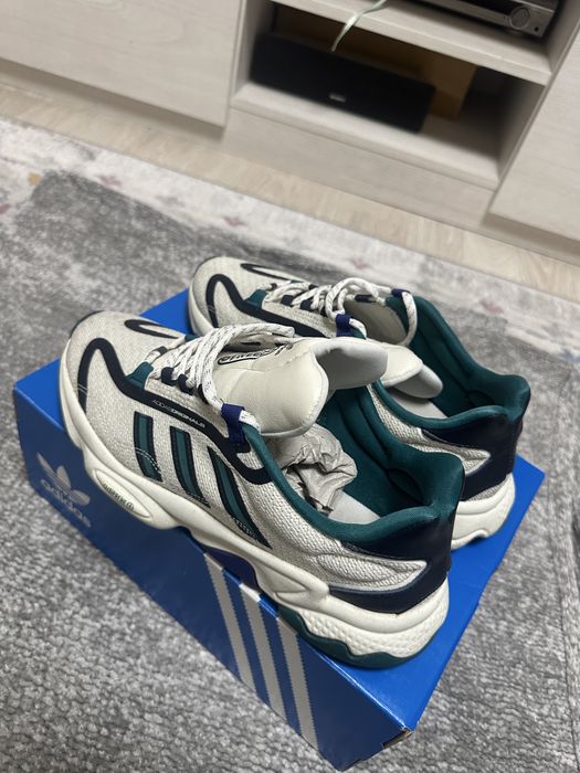 кроссовки adidas