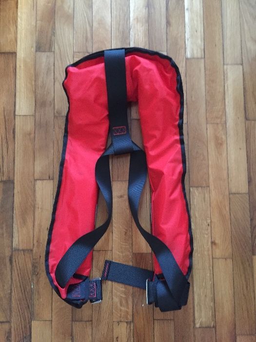 автоматична спасителна жилетка