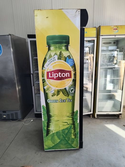 Хл. Витрини със Чисто нови компресори.