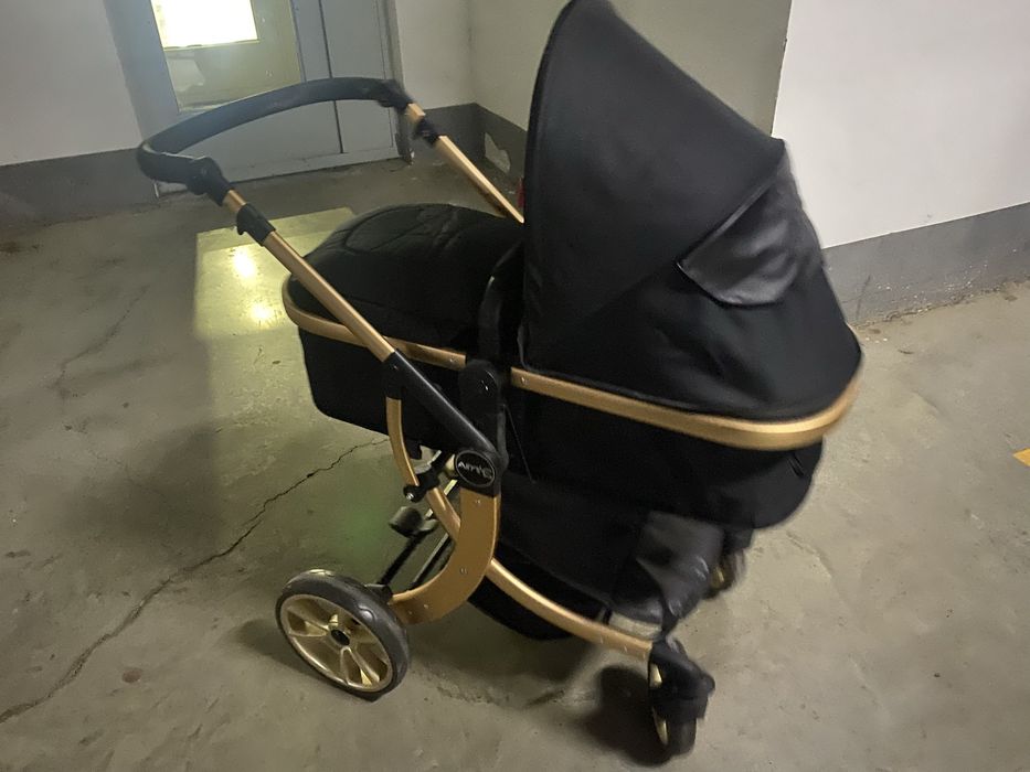 Продам коляску в хорошем состоянии