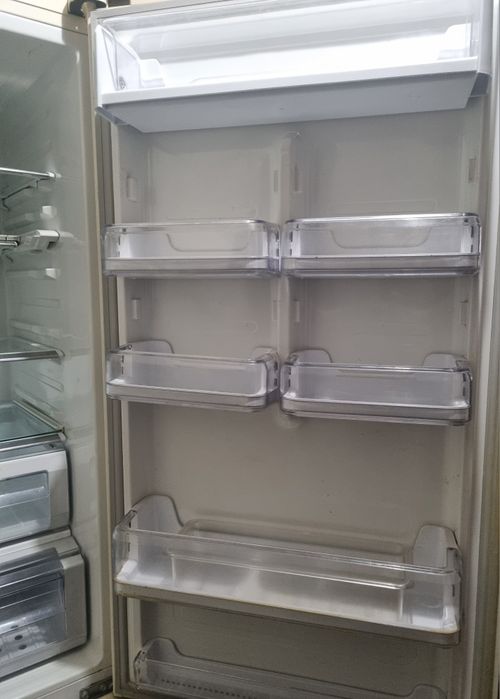 Холодильник продаётся