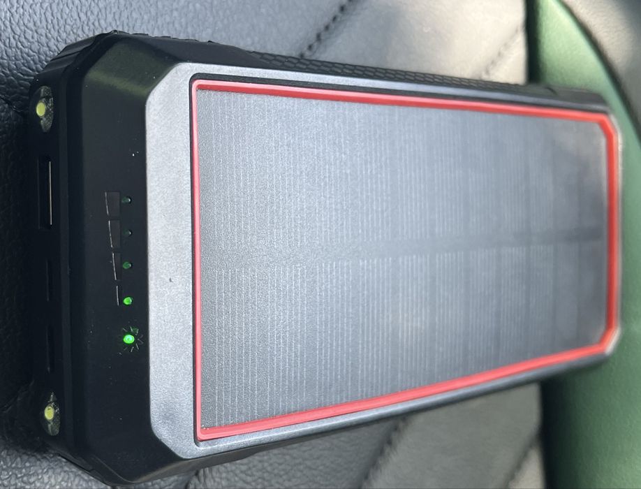 Power bank de mare capacitate / perfect funcțional cu încărcare solară !