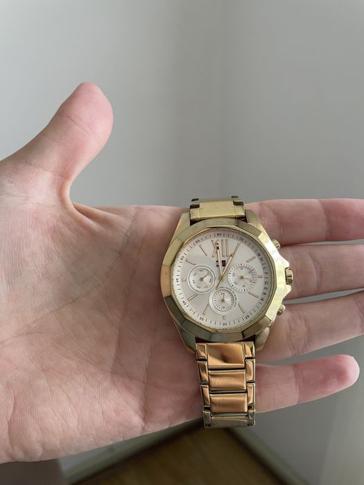 Дамски часовник tommy hilfiger нов!