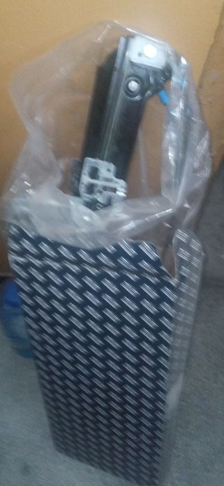 Piese BMW e 53 ,fulie vibrochen,macarale portiera fata,etc.