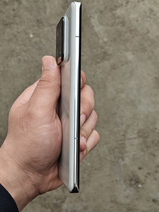 Flagman darajadagi Xiaomi 13 Pro sotiladi