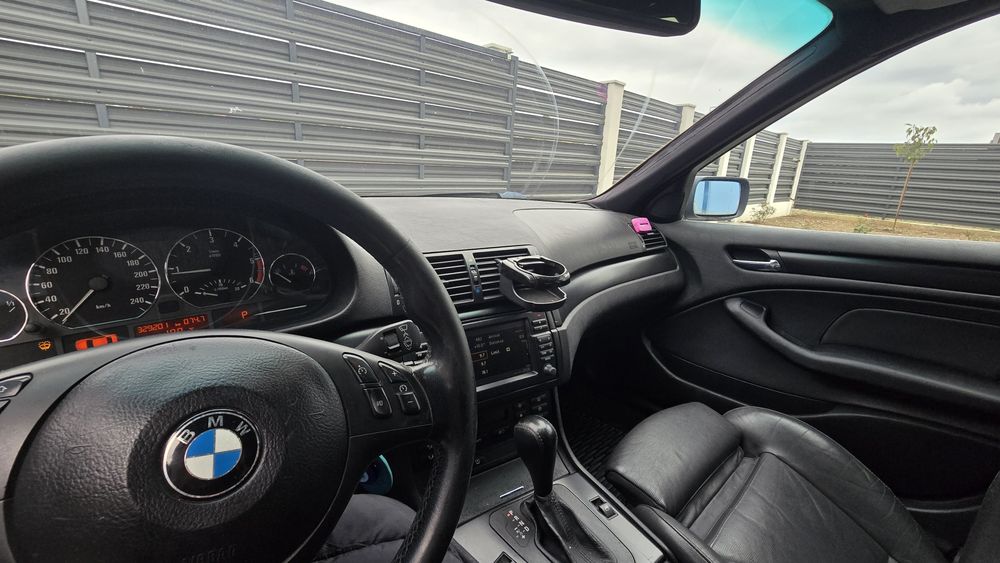 BMW E46 320d Facelift Touring | Automat | Piele | Interior M