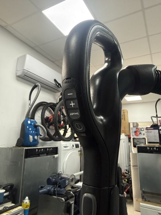 Прахосмукачка Electrolux Pure D8.2 Silence
