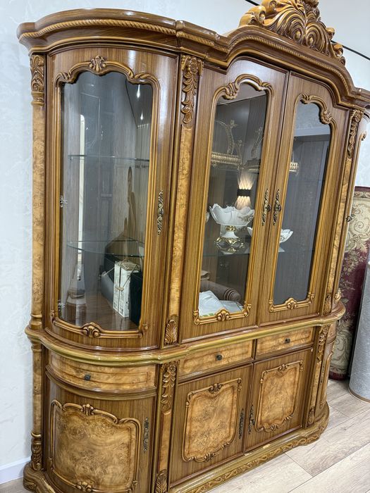 Продается витрина (сервант)