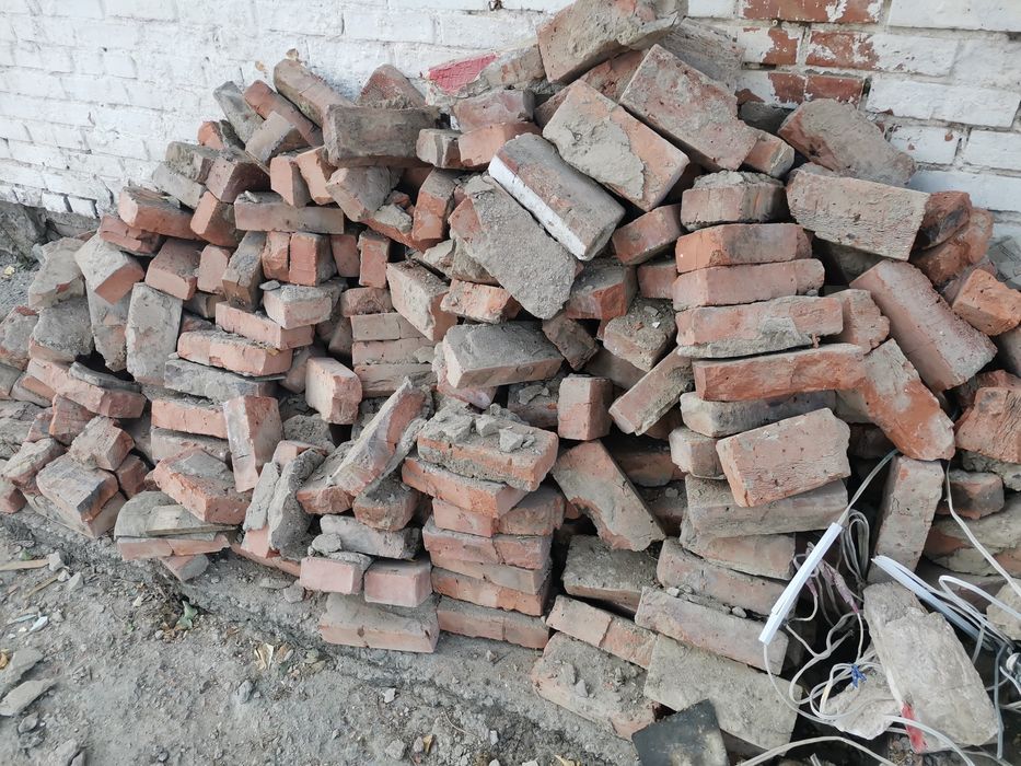 Продам кирпич б/у