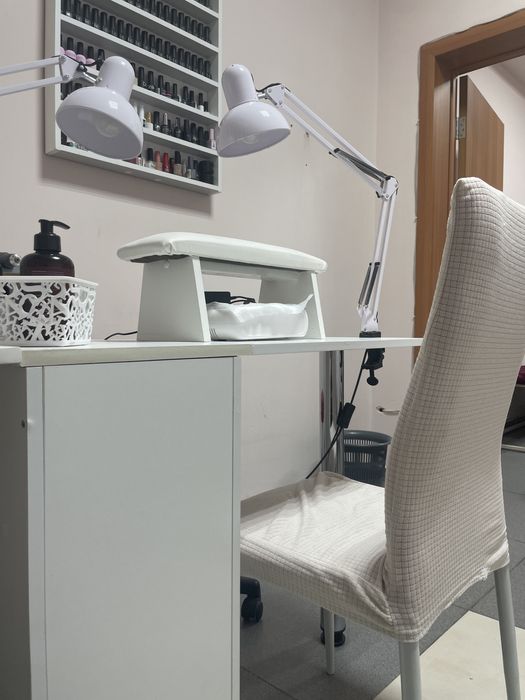 Сдается место в кабинете для мастера. .