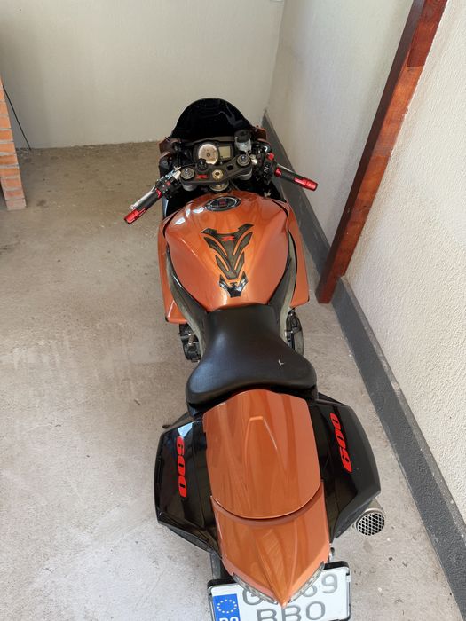 Suzuki GSX R 600 K8