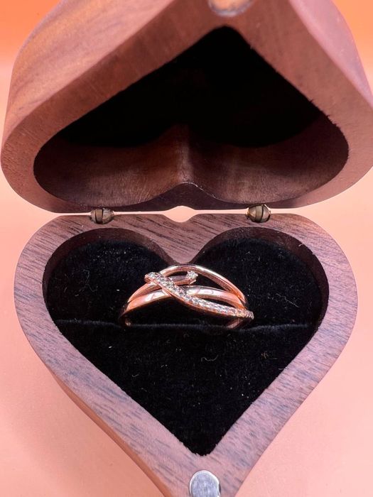 Продам золотое кольцо.