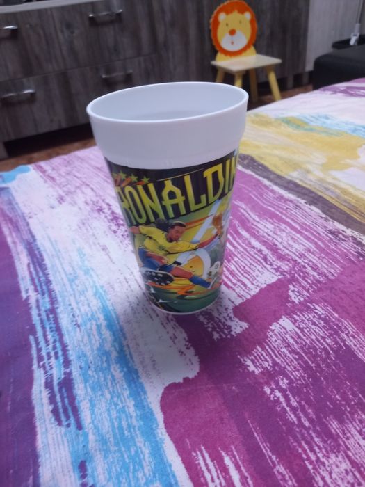 Pahar în stări bune ne folosit