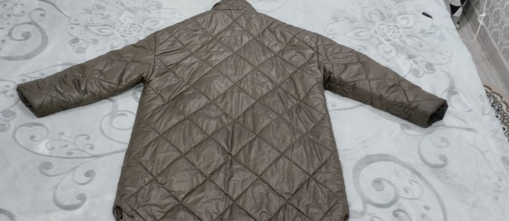 Продам куртку женскую