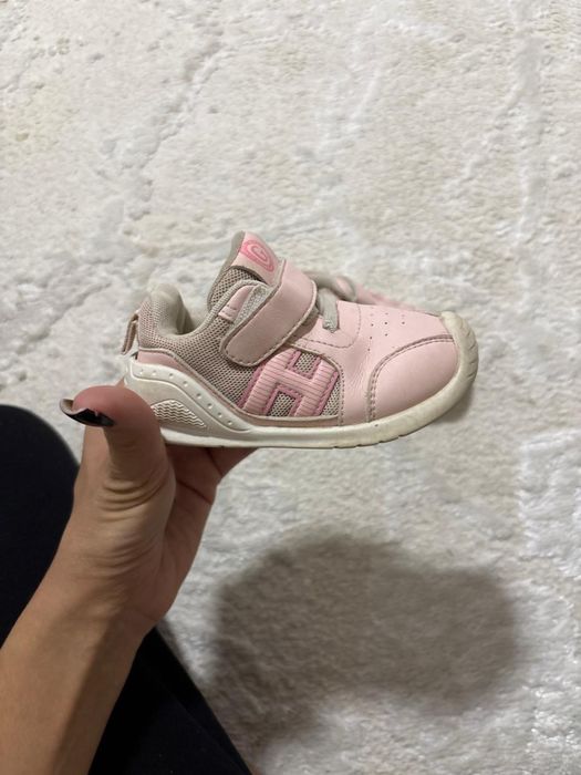 Отдам даром кроссовки