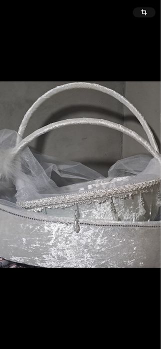 Корзина велюр для свадебных подарков иугощения