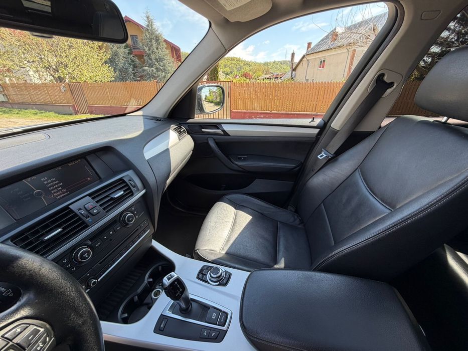 BMW X3 F25 2.0d 184cp Xdrive automat trapă eficient dinamic camera 360