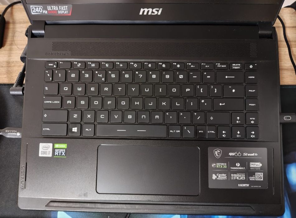 Vând laptop MSI stealh GS 66 RTX 3060