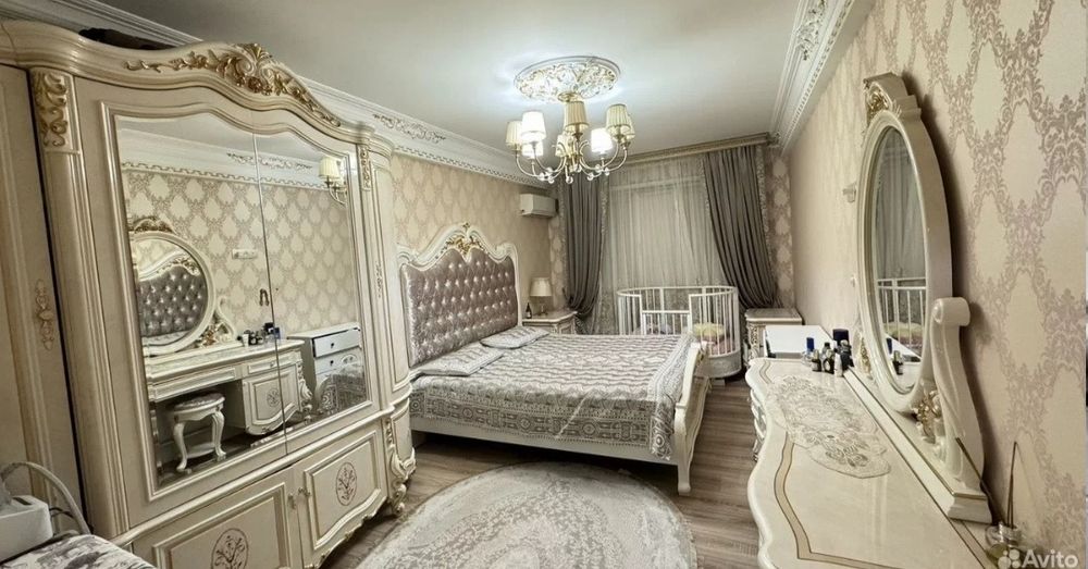 Спальный гарнитур