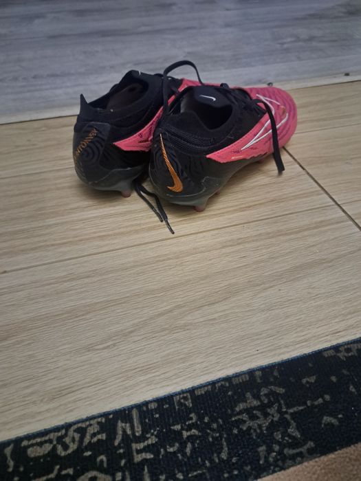 Продаю бутсы NIKE