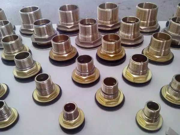 щуцери месингови и пластмасови до 4 цола