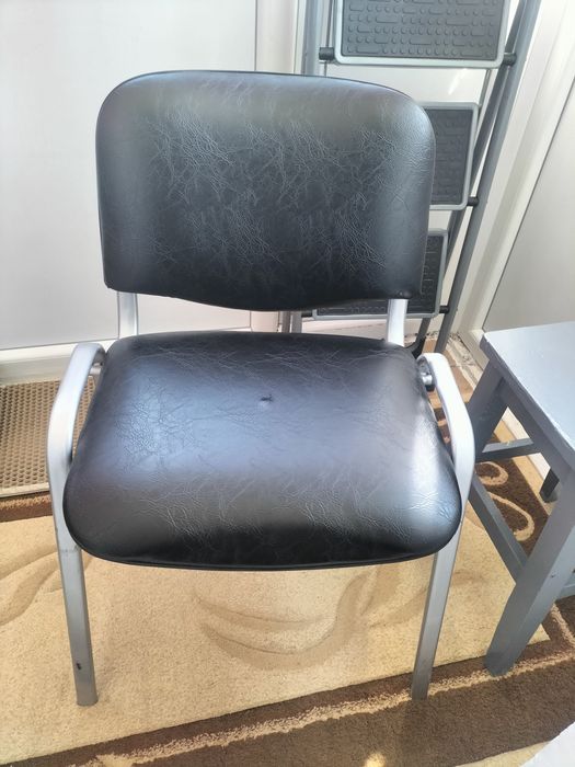 Scaun de conferințe sau birou