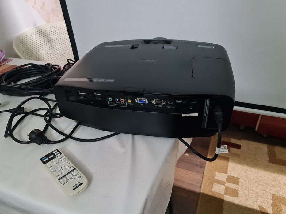 Телевизор Проектор Epson.