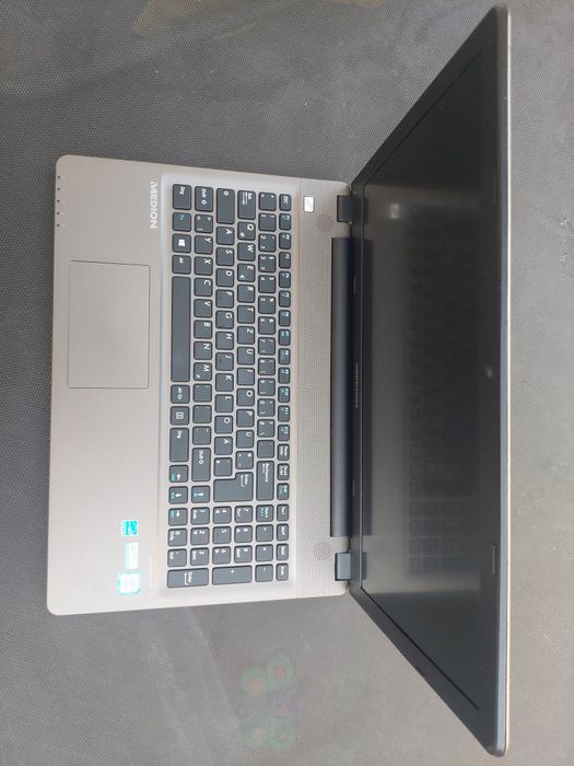 Laptop Medion Akoya i3 6100