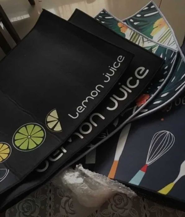 Противоплъзгащи и водоустойчиви килимчета за баня