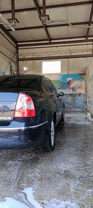 Vând Volkswagen Passat