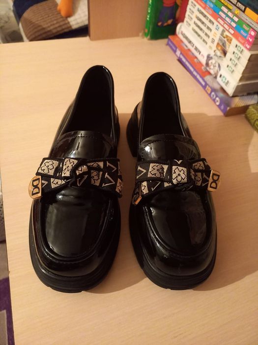 Новые женские туфли