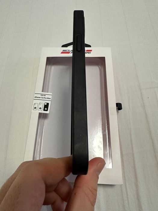 Husa originala Ferrari iPhone 12 Pro Max din piele