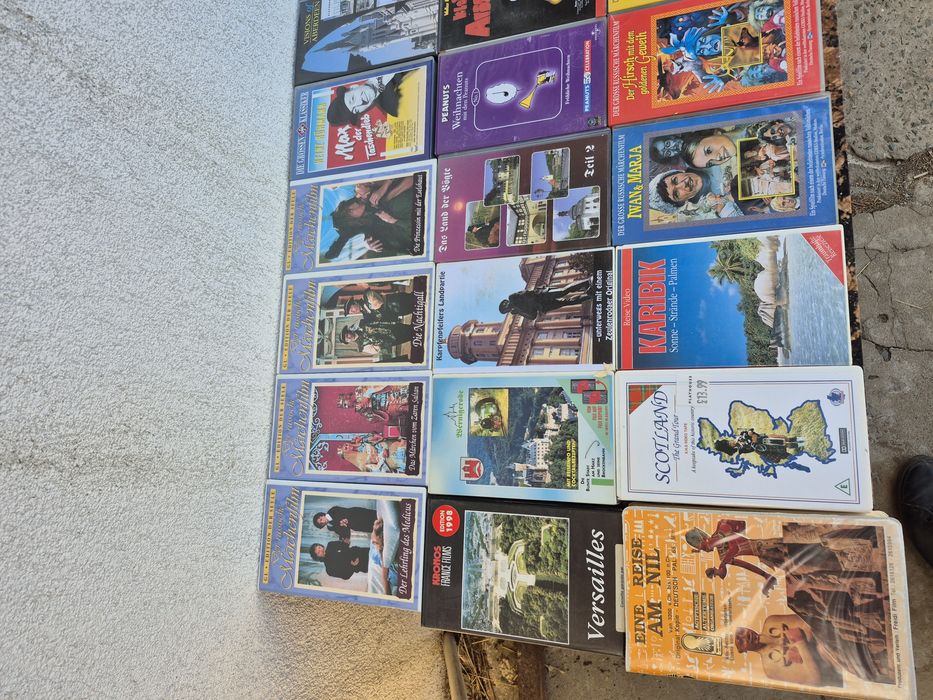 Vând 50 casete video VHS originale colectie filme Documentare, flori,