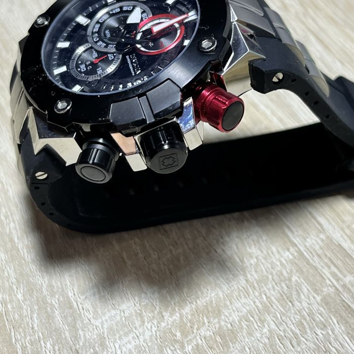 Наручные часы INVICTA