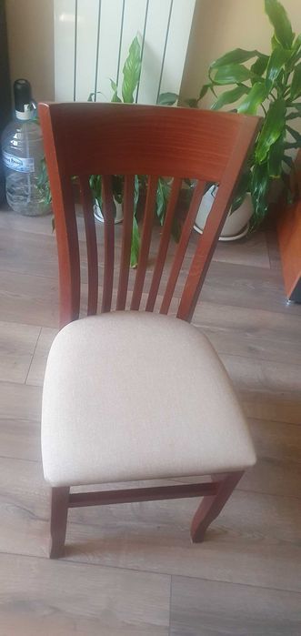 Трапезни столове