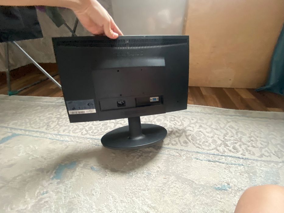 Компьютер монитор и процессор
