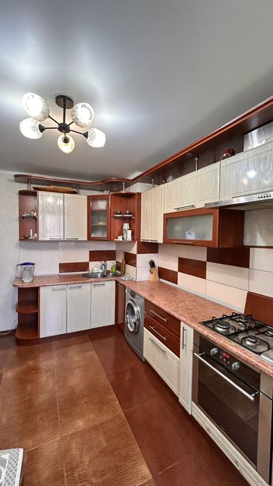 Продам квартиру 3-комнатную